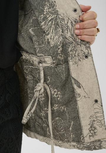 Короткое пальто