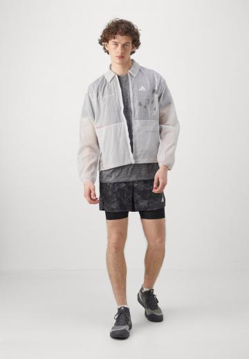 Спортивная куртка