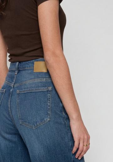 Свободные джинсы