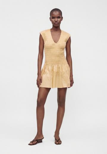 Короткое платье