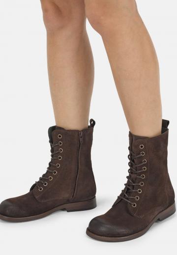 Ботинки на шнуровке