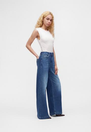 Джинсы