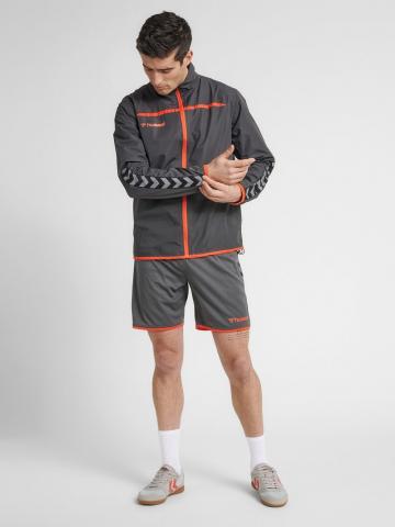 Спортивная куртка