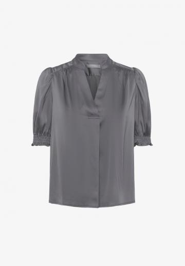 Атласная блузка