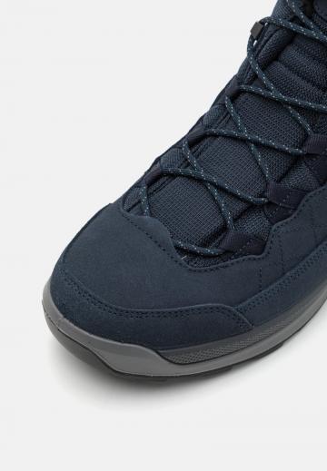 Походные ботинки