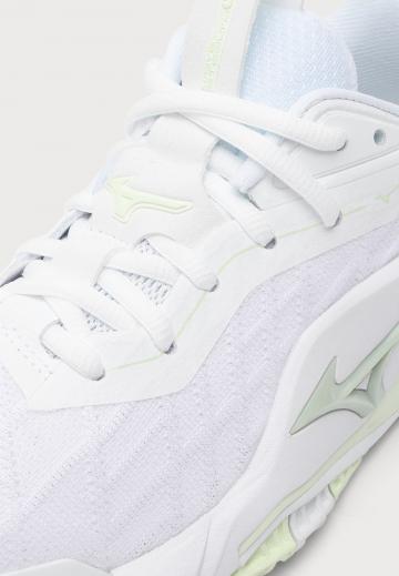 Кроссовки для зала