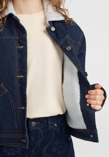 Джинсовая куртка