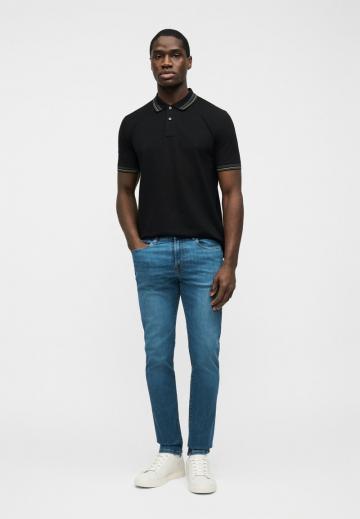 Узкие джинсы