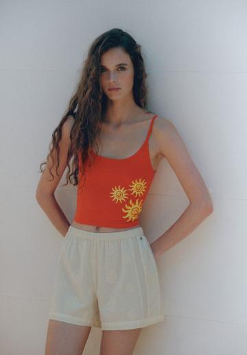 Топ на бретельках