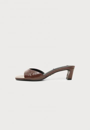Босоножки