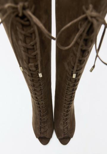 Сапоги на шнуровке