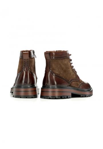 Ботинки на шнуровке