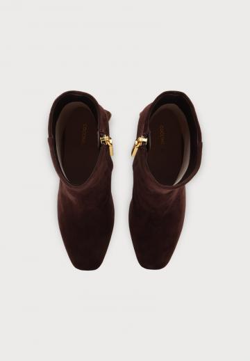 Высокие сапоги