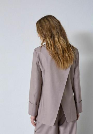 Костюм