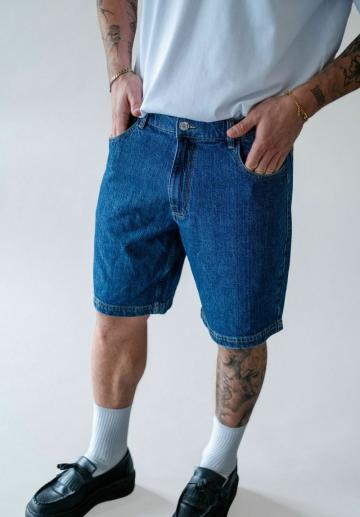 Джинсовые шорты