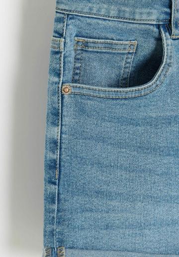 Джинсовые шорты