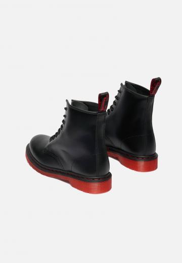 Сапоги на шнурках