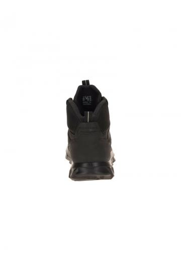 Походные кроссовки