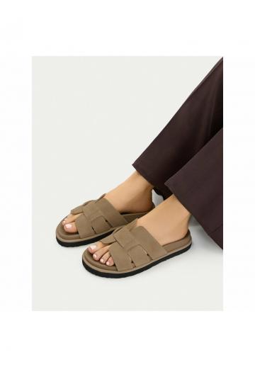 Шлепанцы