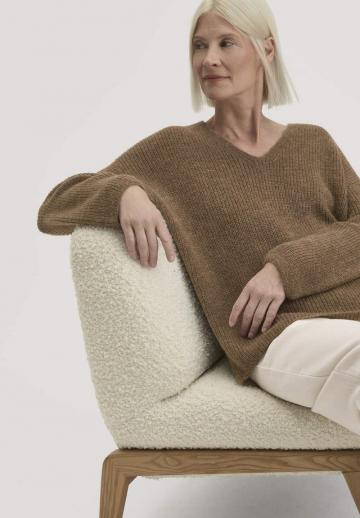 Вязаный пуловер