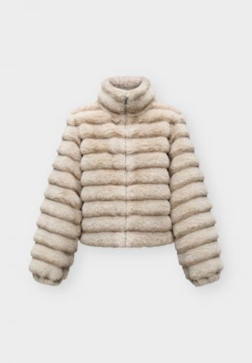 Куртка из искусственной кожи