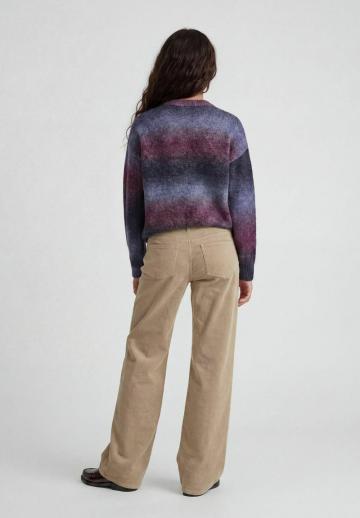 Вязаный пуловер