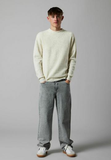 Вязаный пуловер
