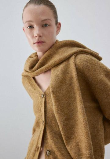 Вязаная кофта