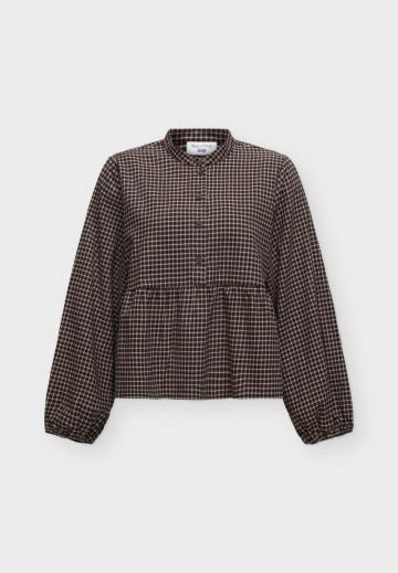 Блузка