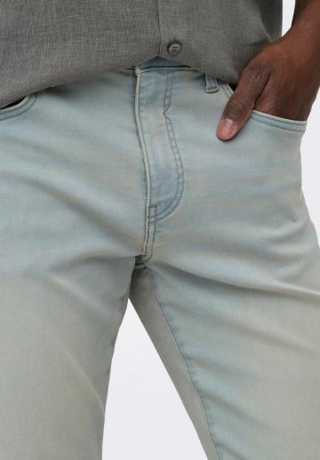 Прямые джинсы