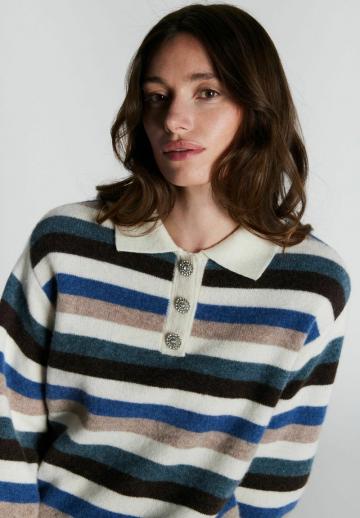 Вязаный пуловер