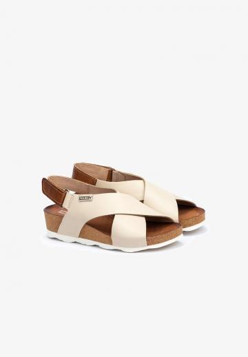 Босоножки на танкетке