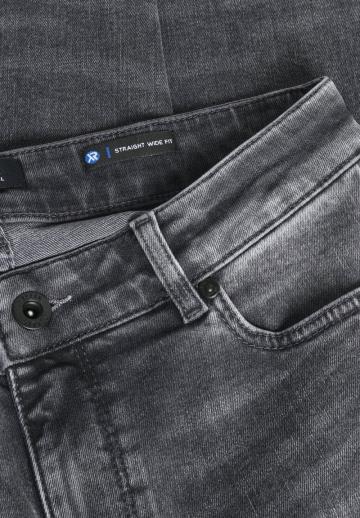 Джинсы