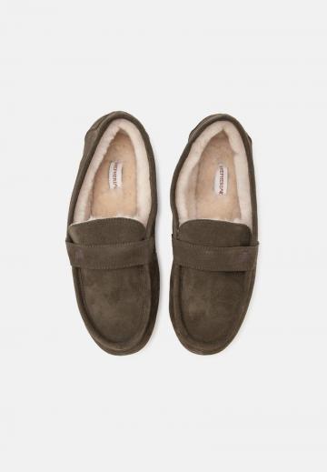 Домашняя обувь