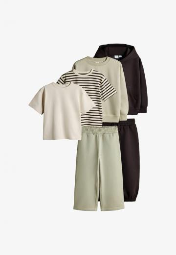 Спортивный костюм
