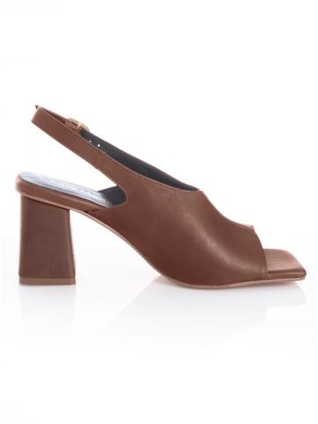 Туфли на высоком каблуке