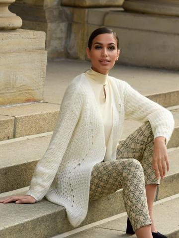 Длинная вязаная кофта