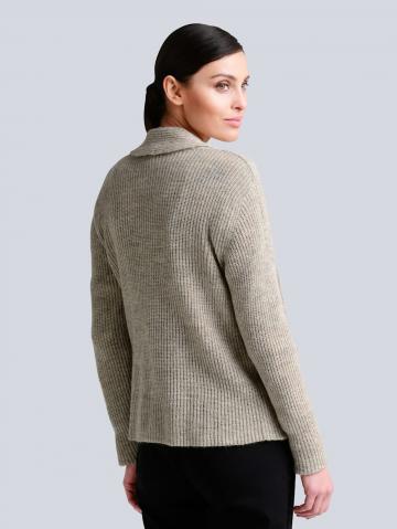 Вязаная кофта