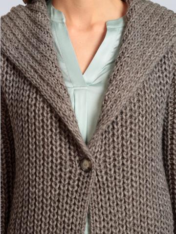 Длинная вязаная кофта