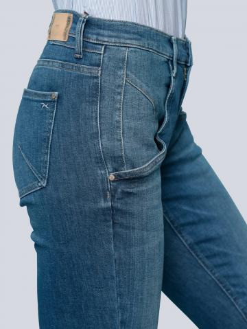 Прямые джинсы