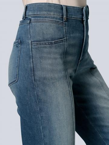 Короткие джинсы