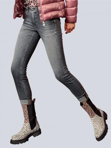 Узкие джинсы