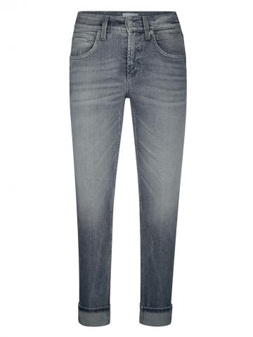 Узкие джинсы