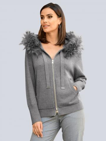 Вязаная кофта