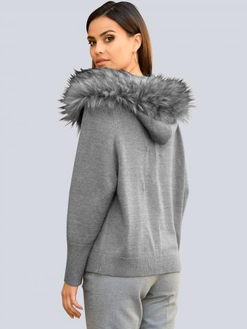 Вязаная кофта