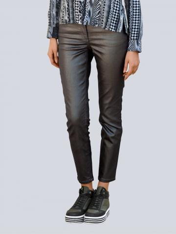 Короткие джинсы