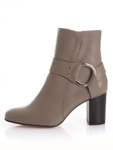 Туфли на высоком каблуке