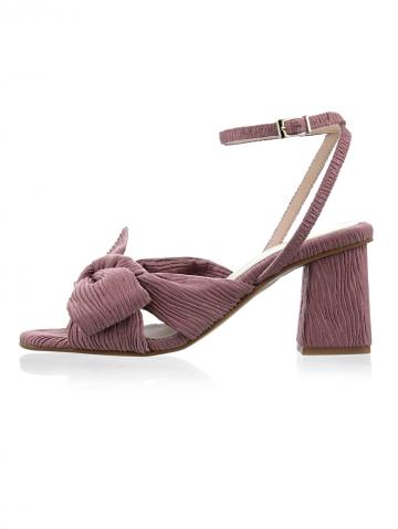 Туфли на высоком каблуке