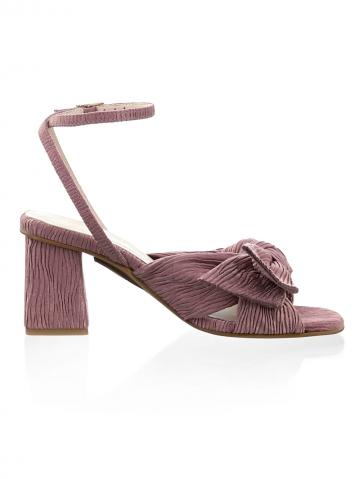 Туфли на высоком каблуке