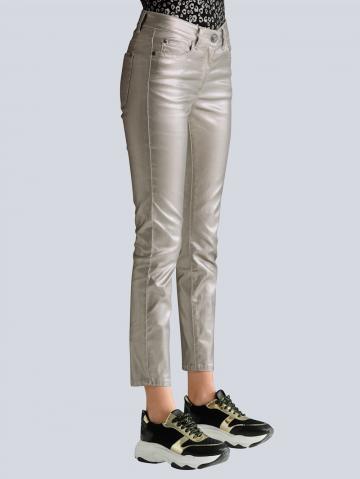 Короткие джинсы